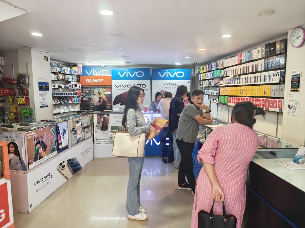 State GST officials during the inspection, search and seizure operations conducted across commercial establishments in Kohima on June 23 and 24. (DPIR Photo)